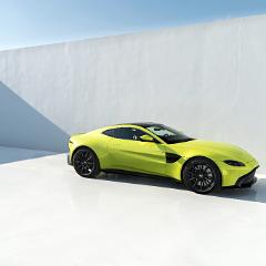 Aston Martin Vantage Lime Essence 10